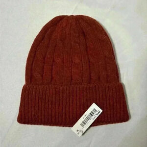 New with tags, one size fits all adult winter hat, #A011